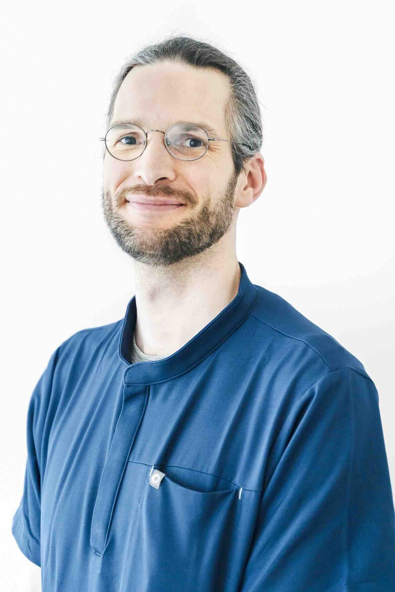 Dr. Luc Bovet